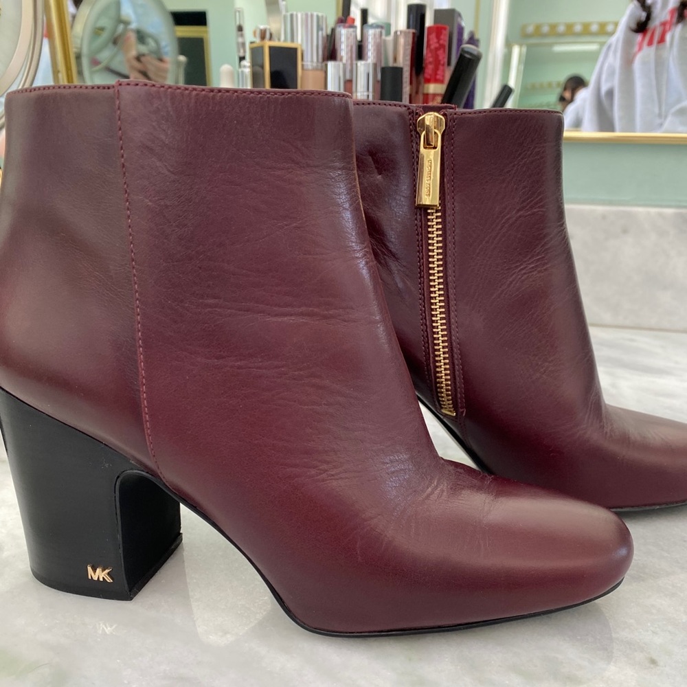 MICHAEL KORS BOOTIES